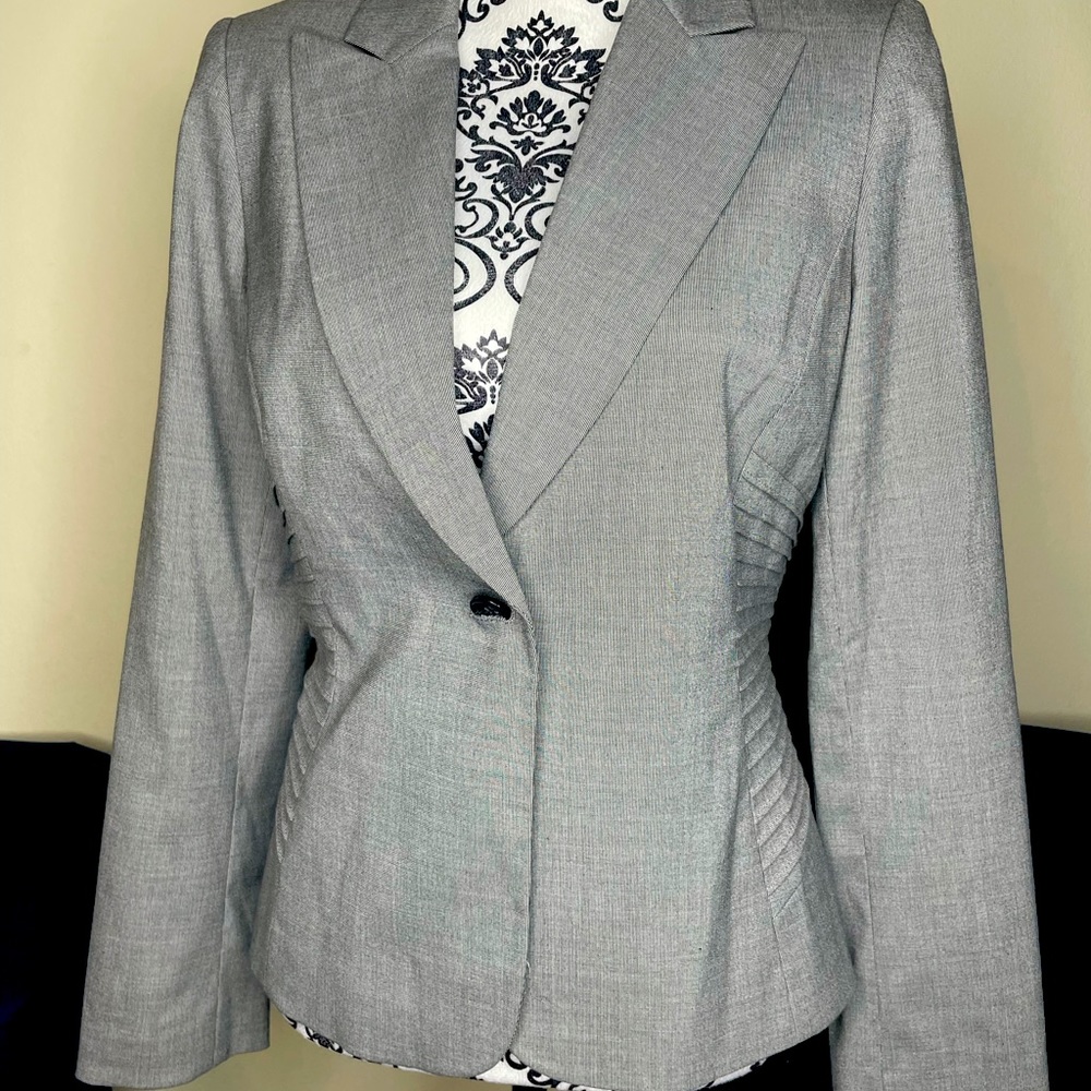 Gray Gianni Bini blazer size 8